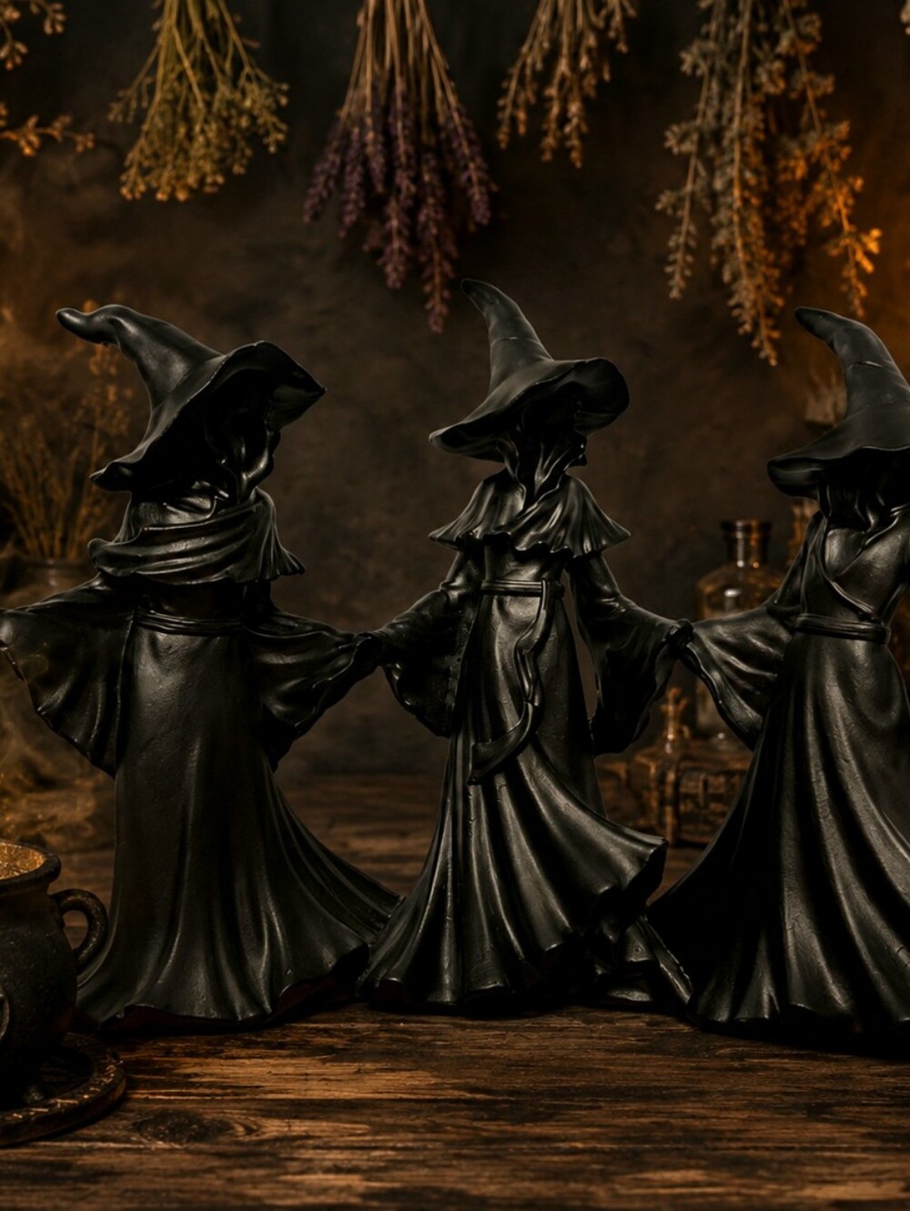 NWT Three Witches Faceless Figurine
